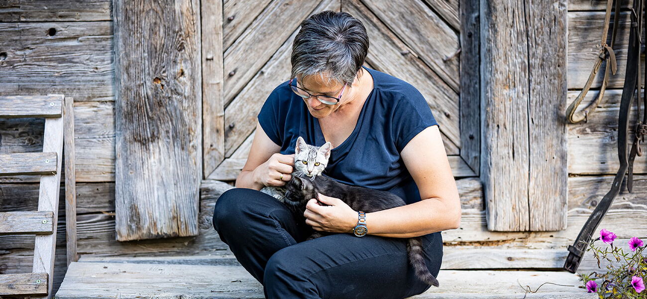 Viktoria vor dem Chalet Köck Viktoria vor dem Chalet Köck